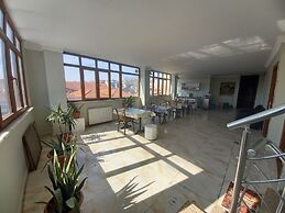 Avsin Apart Hotel