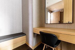 Treehouse Hostels