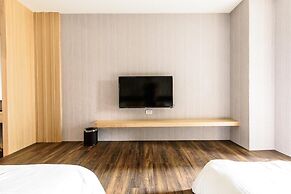 Treehouse Hostels