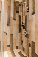 Treehouse Hostels