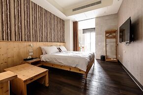 Treehouse Hostels