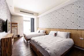 Treehouse Hostels
