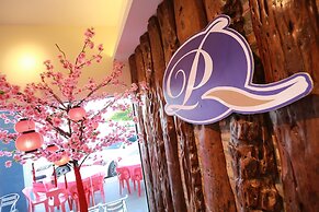 Pantai Regal Hotel