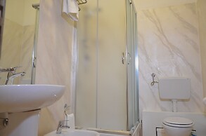 Moonlight Hotel & Suites