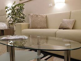 Moonlight Hotel & Suites