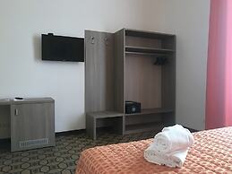 Moonlight Hotel & Suites