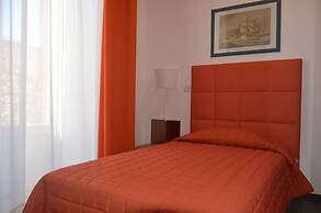 Moonlight Hotel & Suites