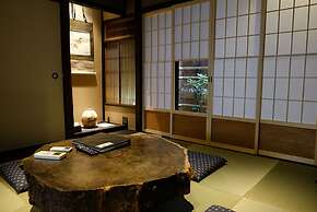 Reikaku Kiyomizu-Gojo