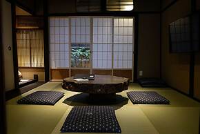 Reikaku Kiyomizu-Gojo