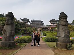 Gudeok Guest House - Hostel