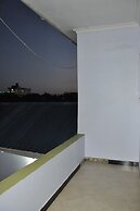 Six Eight Motel