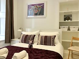 Heart of Edinburgh City Flat