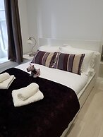 Heart of Edinburgh City Flat