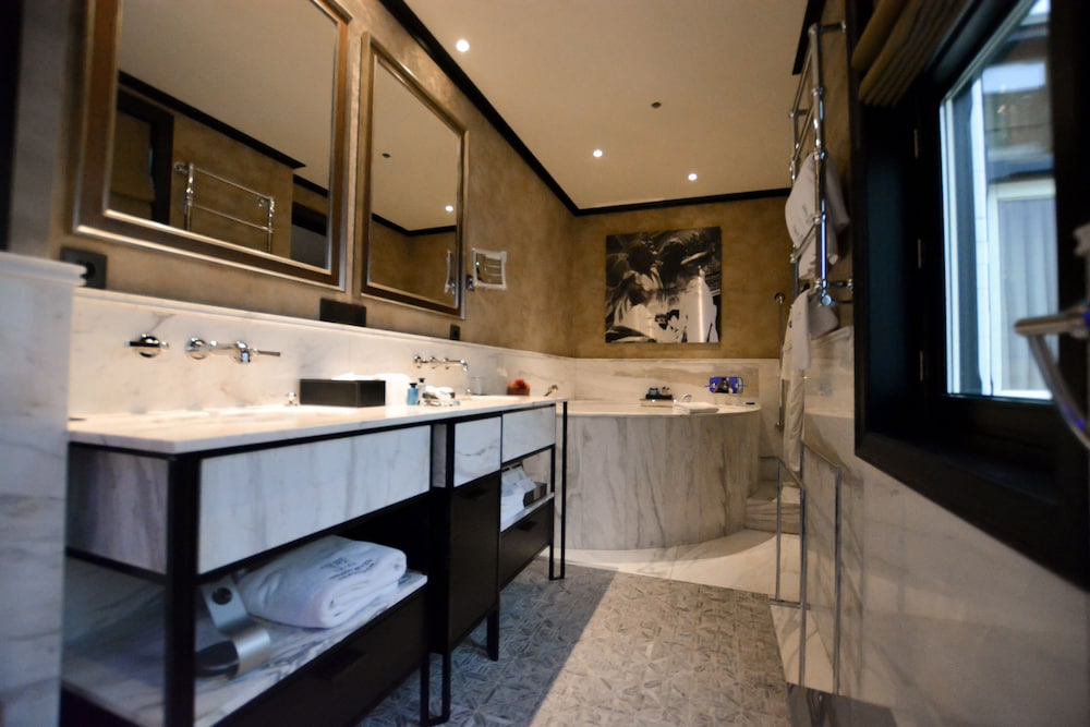 Hotel TwentySeven