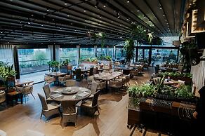 Sky Blue Hotel & Spa