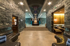 Sky Blue Hotel & Spa