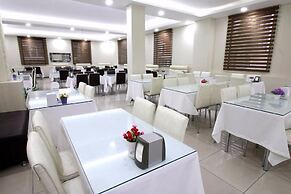 Grand Ari Hotel