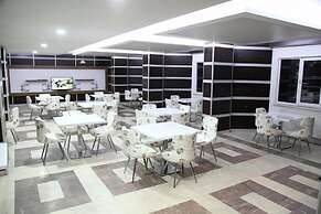 Grand Ari Hotel