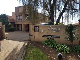 La Picasso Guesthouse