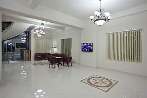 La Rose Hotel