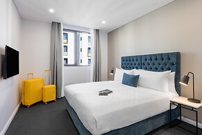Meriton Suites Sydney Airport