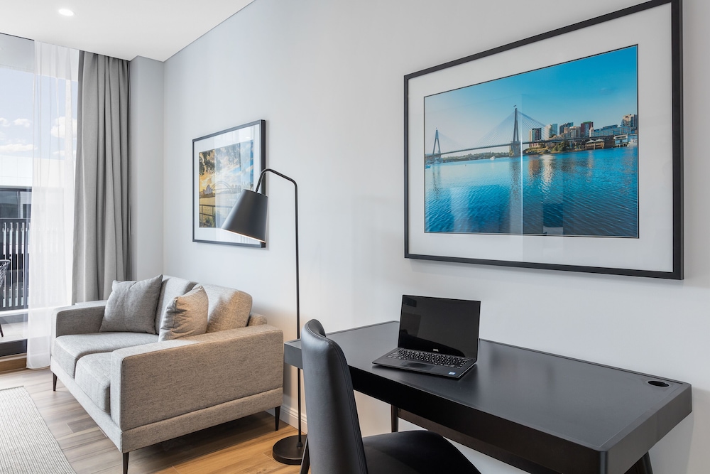 Meriton Suites Sydney Airport