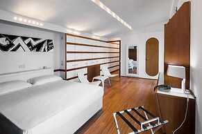 LHP Suite Posillipo