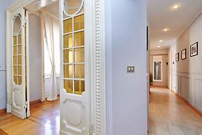 JOIVY Austere Elegance