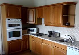 Macdonald Elmers Court Resort