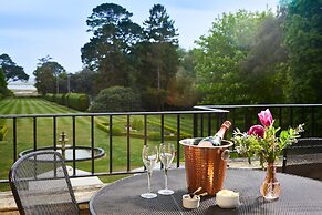 Macdonald Elmers Court Resort