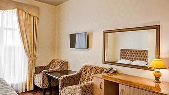 Nairi Hotel