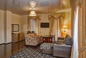 Nairi Hotel