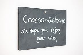 The Cross Foxes- Bar Grill and Rooms