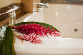 Cotton Tree Lodge