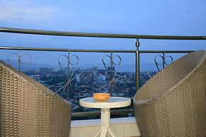 Five to Five Hotel