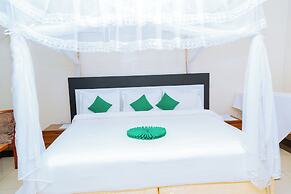 Five to Five Hotel