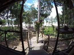 Driftwood Hostel and Bungalows