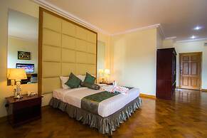Royal Inlay Hotel