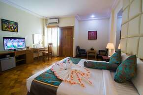 Royal Inlay Hotel