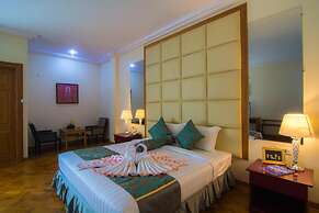 Royal Inlay Hotel