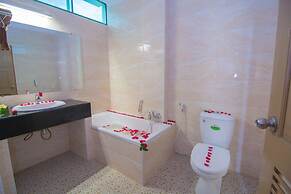 Royal Inlay Hotel