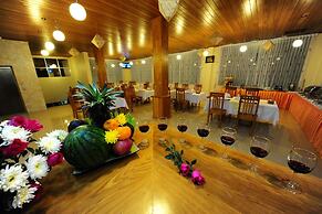Royal Inlay Hotel