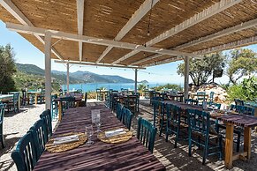 Mangia's Pollina Resort