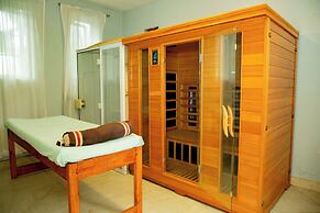 Masailand Safari & Lodge