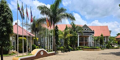 Masailand Safari & Lodge
