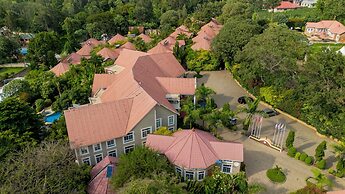 Masailand Safari & Lodge