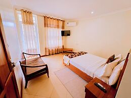 Masailand Safari & Lodge