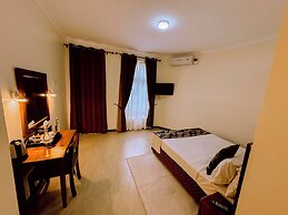 Masailand Safari & Lodge