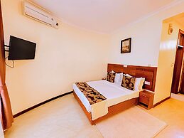 Masailand Safari & Lodge