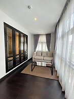 Cheeva Dee Hotel